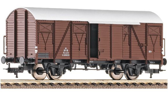 2 axle Box car<br /><a href='images/pictures/Fleischmann/531003.jpg' target='_blank'>Full size image</a>